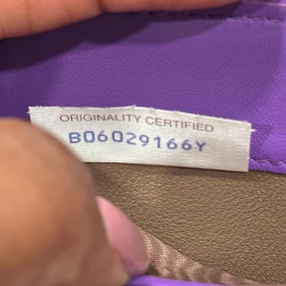 🦄 Bottega Veneta Wallet 💜 - Picture 9 of 9